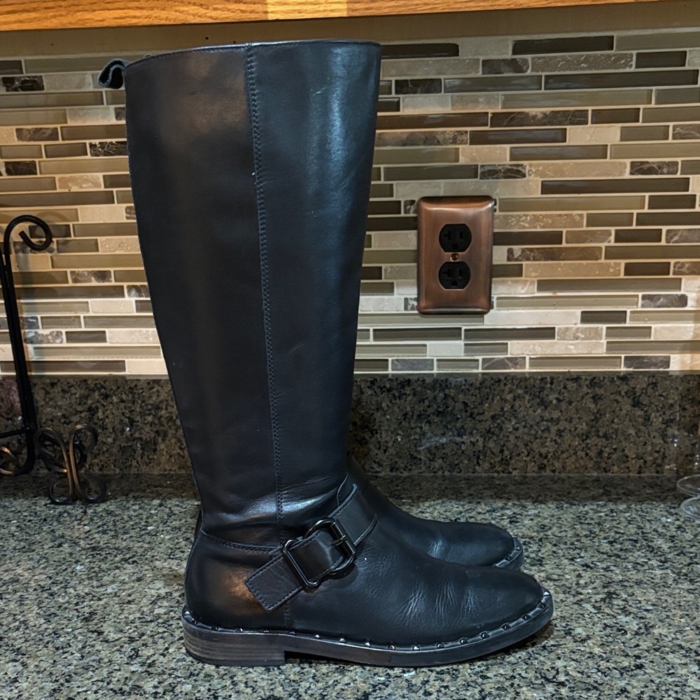 Elegant Black Women's Winter Boots